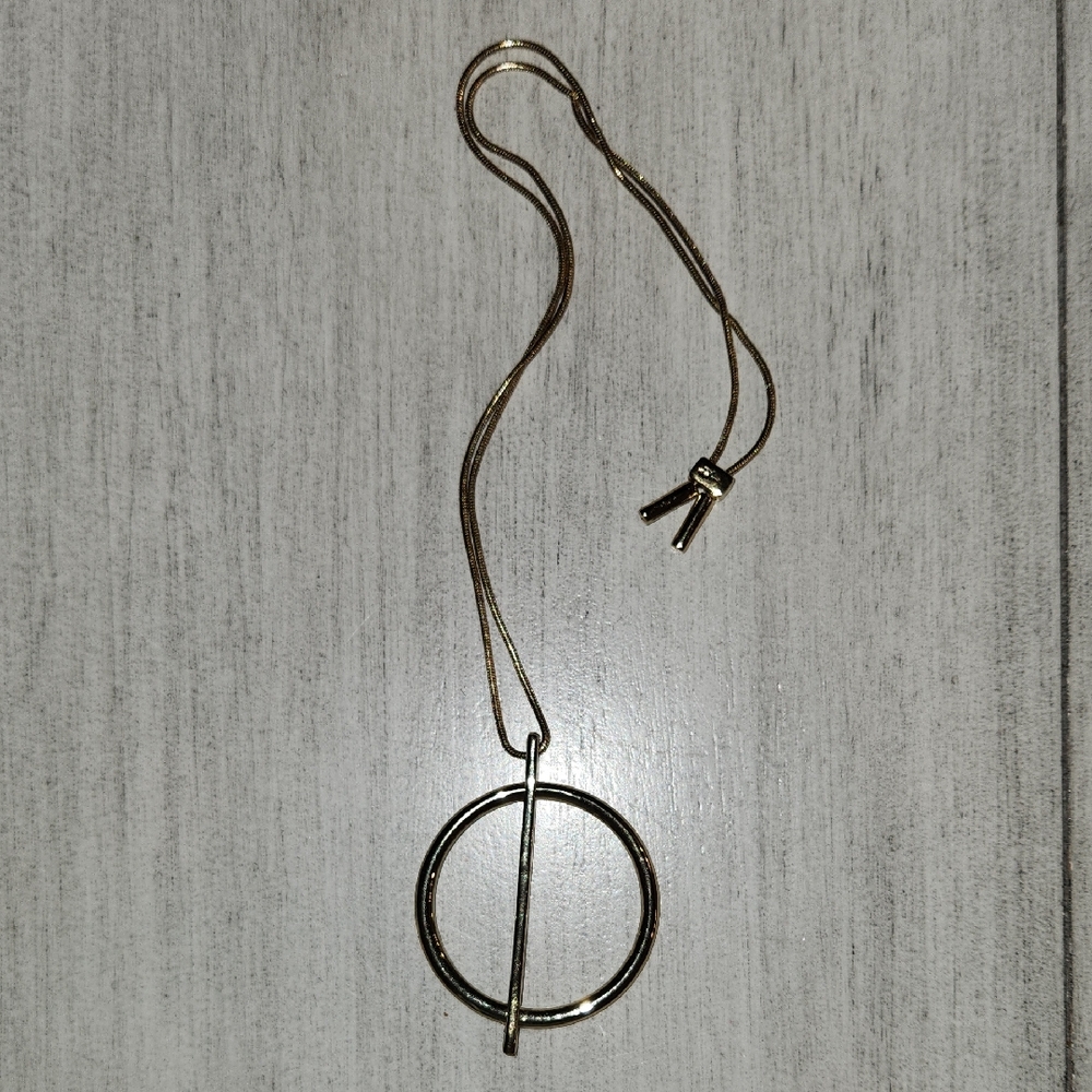 Gold Circle Pendant Necklace